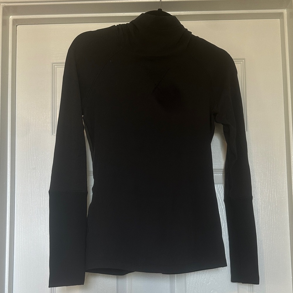 Lululemon Black Long Sleeve Turtleneck sweatshirt
